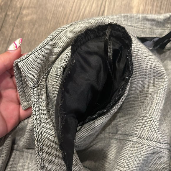 R&M RICHARDS Short-Sleeve Button Down with Shoulder Pads - Picture 3 of 5